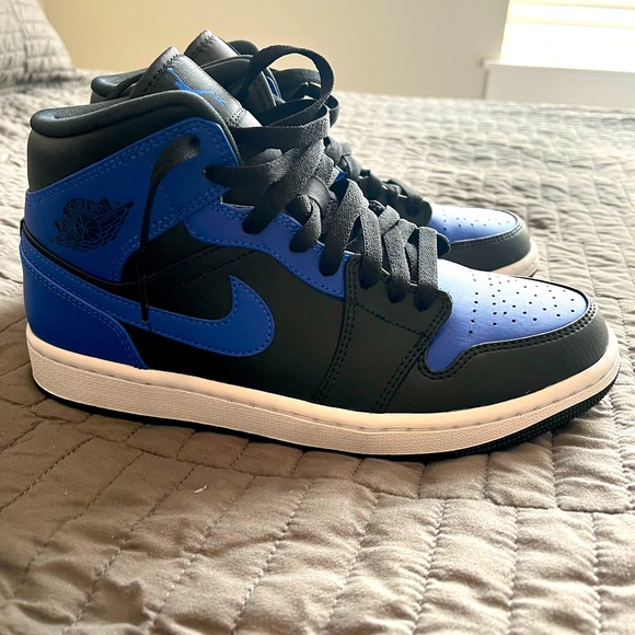 Jordan 1 Mid - Picture 4 of 6